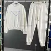 Designer Mens Tracksuits Womens Jacket Track Suits Woman Sweatsuits Sweat Suits Man Pants Letter Sweatshirt Långärmad Mens Coats Jogger Sportwear M-XL