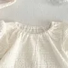 Kledingsets Babymeisjes Katoenkleding Zomer Outfit Pasgeboren baby Puff met korte mouwen Witte T -shirt + vaste shorts Sets met kanten booghoofdbanden