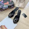 Designer de moda Sapatos femininos Sandálias de salto alto Fashion praia de vestido grossa sapato estilete de salto alfabeto Lady Lady Sandal Leatre