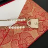 Intay Diamond Letter Bag Pendianti Designer Collane marca di gioielli Pendant Choker Birthday Party Gift High Texture Gold Copper Pearl Necklace