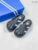 2024 Clogs Maultier gepolstertem Boden schwarz und weiß trendy Retro Casual Sports für Männer weiße Schuh Frauen bedeckte Zehenschuhe Hausschuhe und Sandalen EUR 36-45