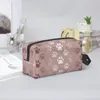 Kosmetiska väskor Rose Gold Dog Makeup Bag Portable Organizer för resefall Daglig användning toalettartiklar Kvinnor