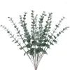 Fleurs décoratives 24pcs Décoration artificielle des tiges d'eucalyptus artificielles 15 "Top Faux Balk pour mariage Bouquet Party Decor