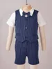 男子スーツ幼児の男の子紳士スーツターンダウンカラー半袖シャツ弓ストライプベストブレザーショーツ服の誕生日結婚式パーティー