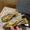Designer sandalen vrouwen met kristallen verfraaiingen rond teen lage hakken slingbacks echte lederen casual pumps enkelband gouden kleding schoenen dh