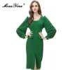 Casual Dresses Moaayina Autumn Fashion Designer Green Vintage Party Dress Women O Neck Metal Chain Button Package Buttocks Slits Slim Long