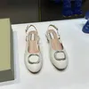 Lyxkvinnor Designer Sandaler Metallic Gold White Black Dark Light Green Apricot Patent Slides Low Heel Slippers Double Crystal Logo Ballerinas Ballets Flat Sandal