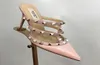 2021 Femmes Sandales V Logo droit 6 8 10cm High Heel Wedding with Rivets Cow Patent Leather pointu Party Party Women Chaussures 34434123592