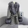 Vêtements de créateurs de capes Femmes Houndstooth Winter Coat Femmes Big Sier Fur Fapel Mid-Longle Faux Splicing Wool T220831 Drop livraison un DHMLK