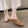Scarpe casual da donna estate in pelle di lusso a piedi nudi per donna tendenza 2024 comodi sandali da passeggio in moda all'aperto