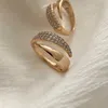 NWE из нержавеющей стали 18 K золотые кольца для женщин для женщин, натуральный камень, инкрустанный в пустоте металлической текстуры кольцо. Модные украшения 240514