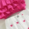 Kläduppsättningar Småbarn Girl Girls Valentine's Day Outfits Ruffle Layered Crop Cami Topps Heart Print Pants Set Sweet Summer Kids 2sts