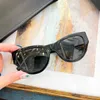 Designer Saint Cat Eye Sunglasses pour femmes Black Super Cool Fashionable Big Face Aspect mince Lunets de protection UV
