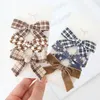 Accessoires de cheveux 3pcs / Set New Bow Baby Girl Clips Hair Clips Plaid Dot Fabric Bowknot Kids Hairpins Flower Barrets pour enfants Accessoires de cheveux