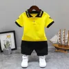 Zestawy odzieży Baby Boy Summer Clothing Zestaw Koreańszy moda T-shirt top i szorty Dwa kawałki ubrań dla dzieci dziecięce ubrania lekkoatletyczne D240514