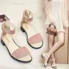 Väska sandaler kvinnor med 2024 sommar mode fransade mid-heel romerska tjocka klackar och högklackade skoessandaler saa skor