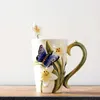 Mokken 2024 EST 3D Bone China Butterfly Flower Coffee Tea Cup Keramiek met lepel ontbijtmelkbekers Gift voor geliefden