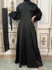 ファッション女性サテンイスラム教徒ドレスヒジャーブアラビアプリーツアバヤドバイバルーンスリーブリボン付きイスラムドレスとベルトWY1589 240508