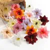 3pcs dekorative Blumen Kränze 5/10pcs künstliche Seidenköpfe Blumen Hochzeitszimmer Hauszimmer Gartendekoration Braut Lilie DIY gefälschte Blumenschalbücher Accessoires Accessoires