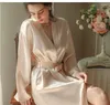 Домашняя одежда с длинным стилем атласная одежда для женской лето 2024 г. невест свадебная макияж тонкий кардиган подружек невесты
