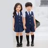 Set di abbigliamento tute scolastiche blu scuro per ragazze bambini Summer asiiolo uniforme primaria gilet shorts shorts 5 pezzi set vestiti