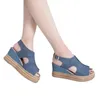 Zomer plus size wig hakken sandalen vrouwen piepen teen platfrom sandalen vrouw gesper riem niet slip strand zand mujer 240511