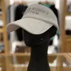 Berets Women Ball Cap Hat 2024 Wiosna i lato słowo znak dziobowy Ochrona przeciwsłoneczna Typ Visor jest super dobry