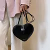 Hjärtformväskor för kvinnor Mini Sling Axel Bag Ladys Red Love Fashion Pouch Valentine Gift Luxury Handväskor 240509