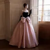 Abschlussballkleider Neue Mutter der Braut Kleid eine Linie formelle bodenlange Plus-Größe Falten Custom Kleid Batteau Long Prinzessin Satin Perlen Applique Abend Graduierungskleid