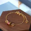 Les amoureux du premier choix pour sortir du bracelet essentiel et du bracelet de perles de mode rouge avec un logo original par le logo