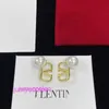 Aavaleno Top Edition Designer Delated Earring New Family V Letter Pearl 925 Silver Needle Earstuds Fashion Fashion Boucles d'oreilles polyvalentes avec boîte d'origine