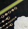 Mode weiße Perlenblumen Halskette Designer Schmuck Golden Kette Armband Halskette für Frauen Chic Letters Schmucksets Ohrringparty mit Kasten