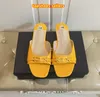 Tom Sandals Lüks Deri Metalik Daireler Topuklu Slaytlar Mules Luxe Claquette Kadın Kadınlar İçin Yaz Ayakkabı Soafers Dikenleri Kadın Sandles Sliders DH1