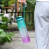 Nowe duże kubki pojemności Gradient przenośna plastikowa butelka z wodą ze słomką 1000 ml Multicolors Outdoor Podróżujący sport