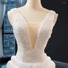 Robes de fête Serene Hill White Deep-V sexy robe de soirée faite à la main 2024 Sans manches A-line
