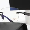 豪華なデザイナーサングラスマンアンチブルーライト眼鏡メンズリムレスサングラス女性ファッションクリアミラーサングラス1：1光学レンズ長方形のガラスのシェード
