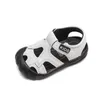 Sandalen babyschoenen Baby Ademend wandelschoenen 2023 Zomerzoen zachte Soled Boys Sandalen Wear-resistente kinderen Casual Beach Shoes D240515