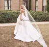 Populär veck älskling en linje bröllopsklänning sida slits vestido de noiva satin appliced ​​kvinnor brudklänning robe de mariage