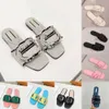 Sandals Designer Rubber Talons plats Femmeurs Femmeurs de luxe Luxury Ladies Summer Shoes Slides Taille 35-41 Sliders Fabric Claquette Sandles Femme Locking Letters 619