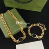 Lyxiga tjocka kedjor Halsband smycken sätter sammankopplade bokstäver armband gyllene hängsmycken halsband med låda