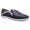 Äkta läder sandaler skor män trevliga sommar avslappnade hål slip-on platta ko manliga loafers svart vit a1295 6e7e