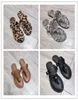 Hele zomermerk ontwerper dames slippers slipper mode echte lederen glijbanen sandalen metalen ketting dames casual schoenen 7198458