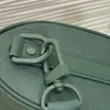 Mörkgrön resväska stor kapacitet Tygväska män axelväska kohud läder klassiskt brev tryck blixtlås Öppna avtagbar rem designer handväska hög kvalitet