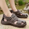 Chaussures pour hommes Sandales Slippers 2024 Été Cool respirant confortable Farnes de marche baskets légères décontractées 8196