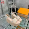 15a 2024 Kadın Sınır Kama Sandalet Akademisi 8cm Monogramlı Platform Siyah Beyaz Kahverengi Yolcu Sanayda Sahil Hattı Peep Açık Ayakkabılar
