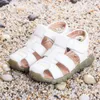 Sandálias de verão sapatos infantis meninos sandálias de praia para meninos de couro mole de baixo anti deslizamento de calçados fechados de dedão infantil D240515