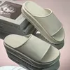 Designer Slippers Sandals Platform Slippers Anti Slip Trendy Brand Brand Couples Rester à la maison Nouvelle semelle épaisse un mot Slippers Slippers Cool