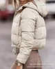 Damengrabenmäntel Herbst Winter Stand Halskragen Kapuze-Baumwollkleidung kurz warm warmes gestoßen Jacke Kordel Reißverschluss Streetstyle Street Style Coat