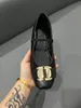 Mody kobiety baletowe płaskie sandały rzędowe elastyczne Włochy luksusowe guziki Bowtie ozdobione kwadratowe palce napa designer designerka baleriny taneczne sandałowe pudełko eu 35- 40