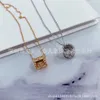 Hochwertiger Designer vier Blattgras Kaleidoskop Halskette 925 reines silbergeplattiert 18K Gold kleiner Mann Taille Anhänger mit Diamantperlenkantenkragenkette für Frauen